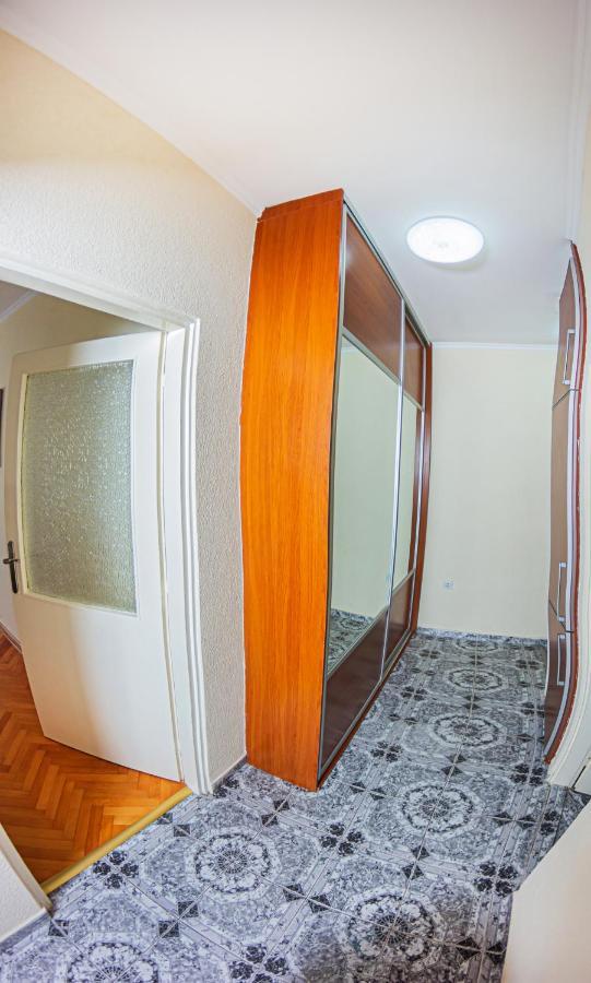 Apartment Emili City Center Бар Екстериор снимка