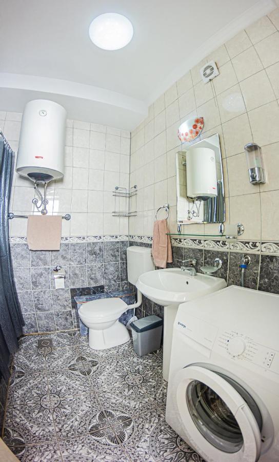 Apartment Emili City Center Бар Екстериор снимка